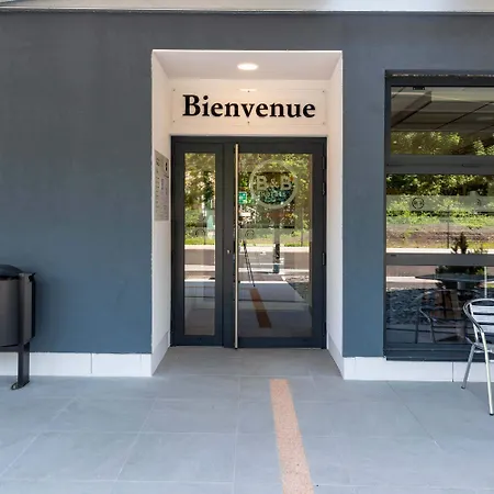 ホテル Aix-les-bains 2*